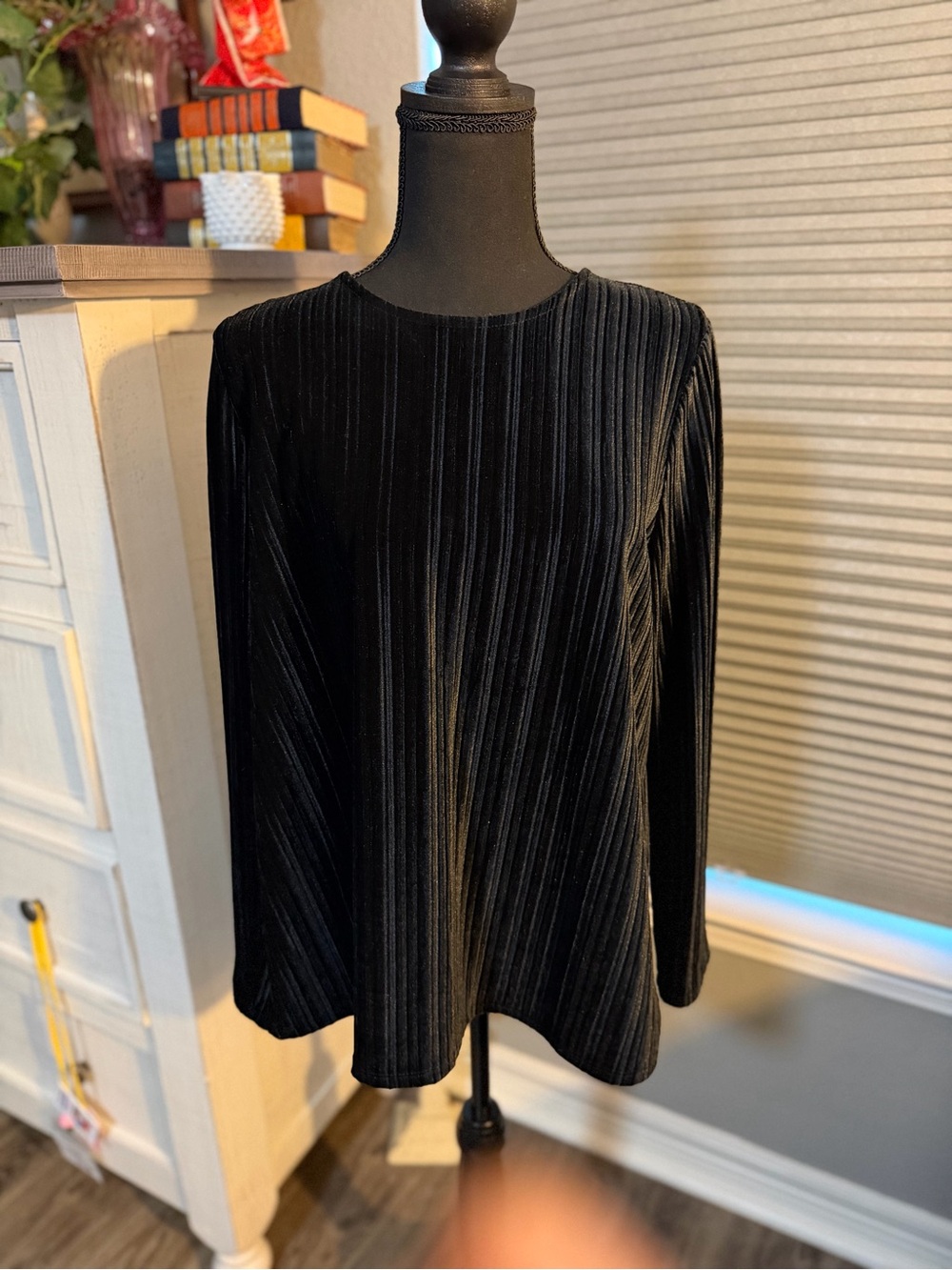 🤩 J.Jill Black Vertical-Rib Long Sleeve Top size medium